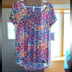 Lularoe Classic T - Size XS - NWT - retails for $35